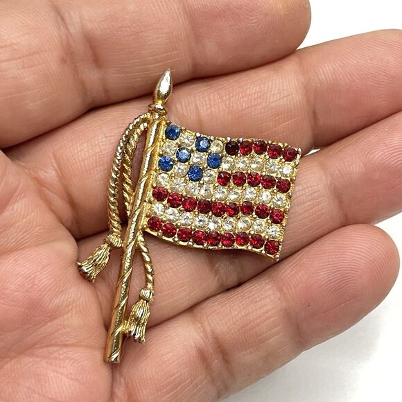 Vintage Rafaelian Usa Flag Rhinestone Brooch Rin Patriotic Flag Gold Tone - Picture 3 of 8